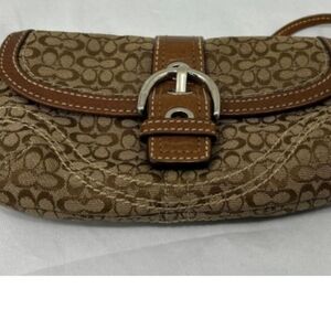 🐾Brown Coach Signature Clutch